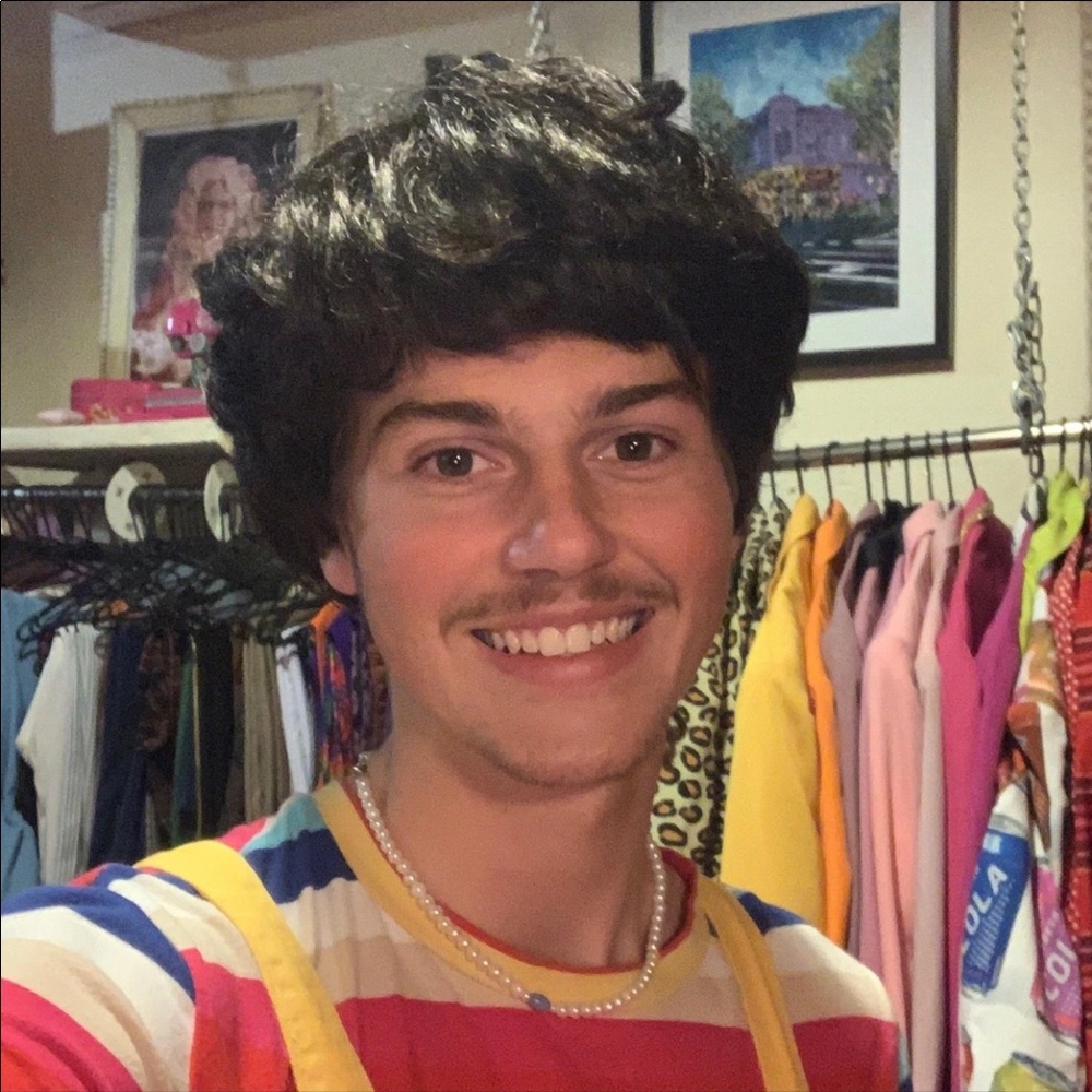 Meet your Posher, Lauren